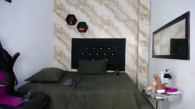 issa__love webcam