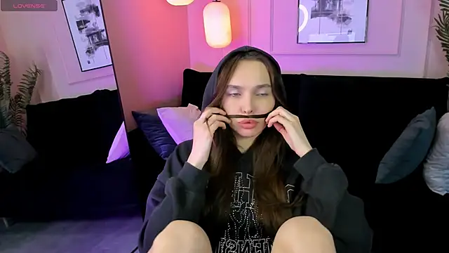 ChloeSunny webcam