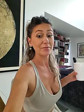 celynaross (Ask my age) - Ocean Squirt
