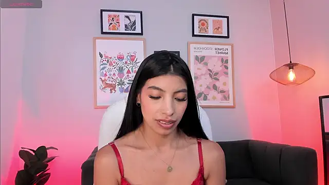 Tiffany_Low webcam