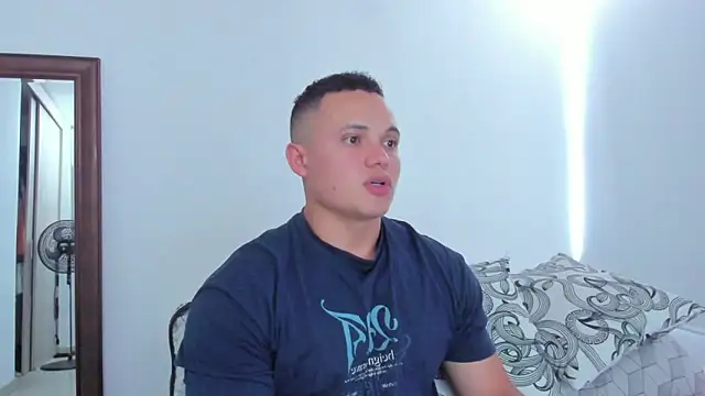 KingLevi01 webcam