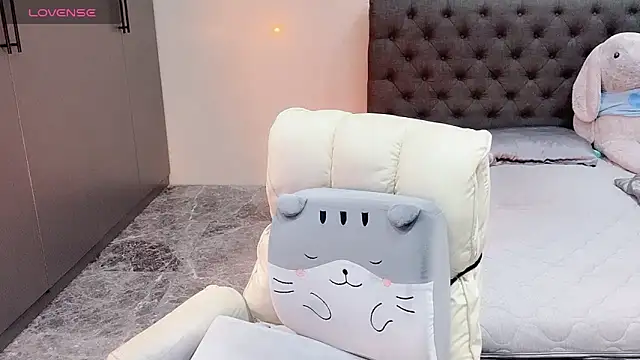 Luna_baobeii webcam