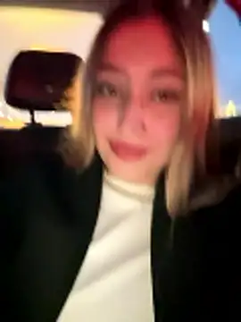 blonde_exe webcam