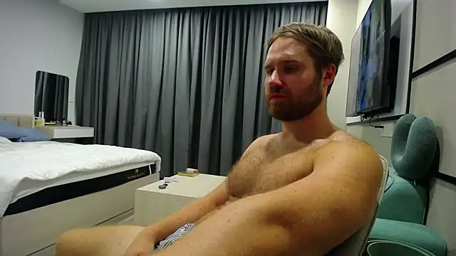 LorenzoLux live sex cam