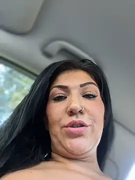  LittleMissEeve chat room