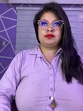 MiiaaJoness webcam