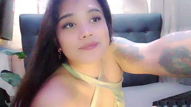 Ur_WifeyMarie webcam