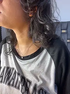 PilarJones_ webcam