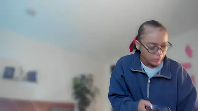 YariRose webcam