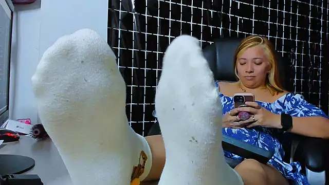 MissAlmaFenix webcam