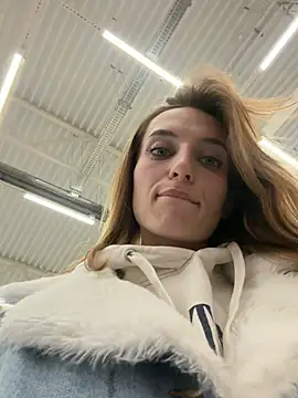  -AngelAri- chat room