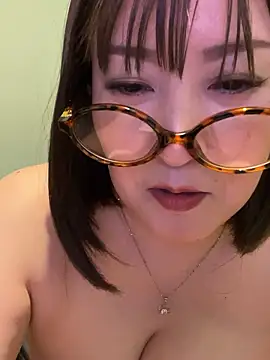 Mitsuco_surflady