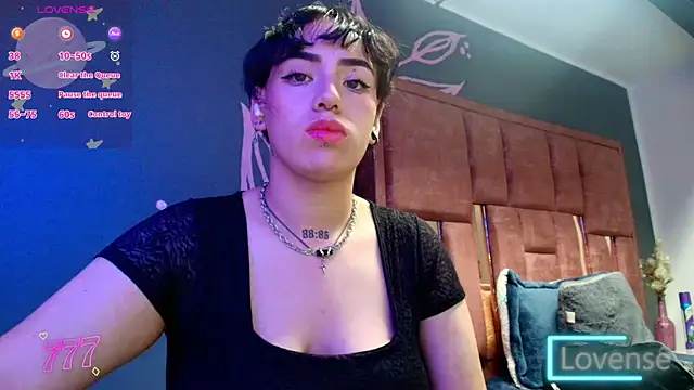 Kiara_Fox__