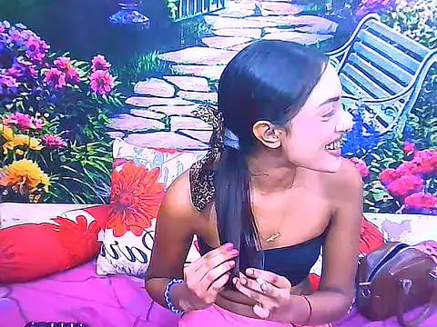 IndianPretty14u2Luv webcam