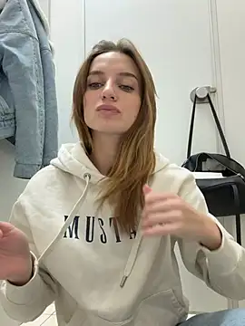  -AngelAri- chat room