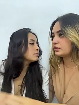 Antonella_Julieta webcam