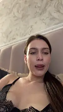 kikiwatson (F young) - Take off bra 🙈💋