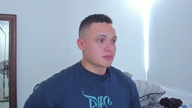 KingLevi01 webcam