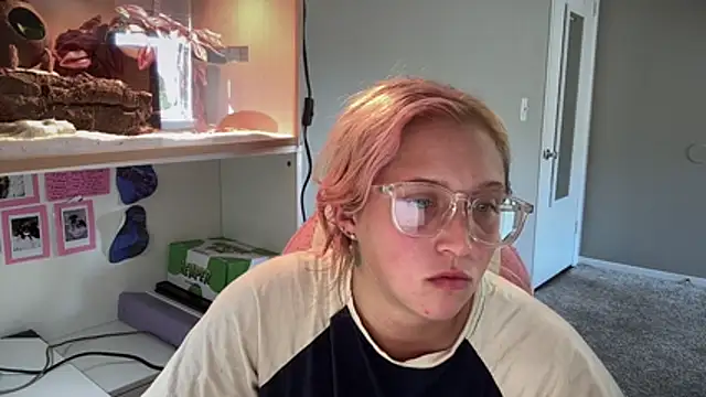 MUSCLEMOMMY1365 webcam
