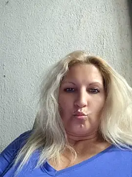 Divineblond webcam