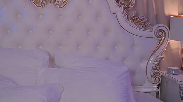 ArianaMell webcam