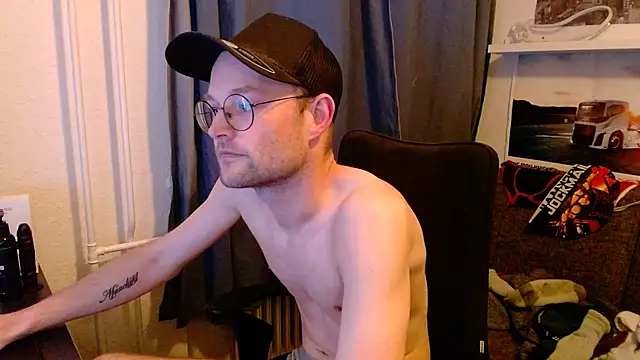 _whoisthatguy_ webcam