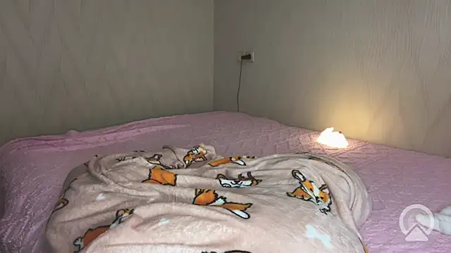 pink_pikachu_ webcam