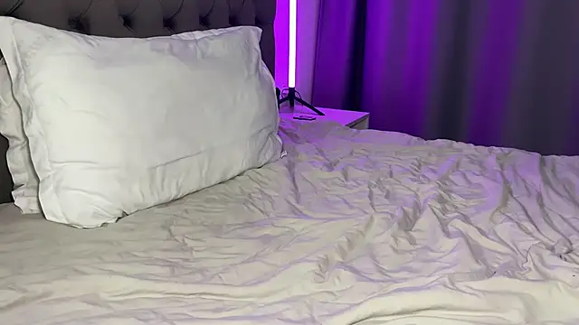 max_shy webcam