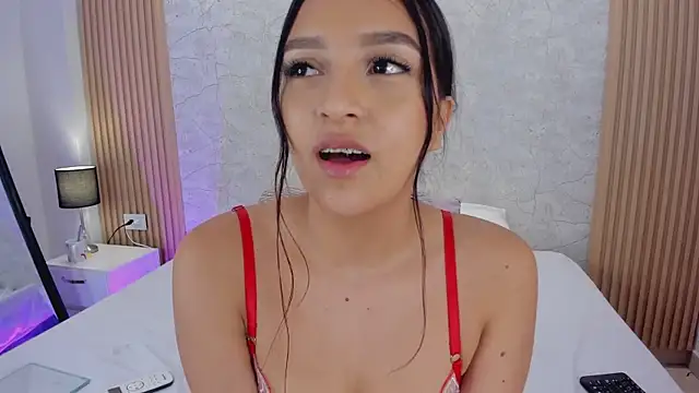 NaomyCollins__