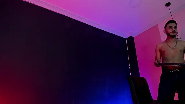 Boss_Domiinator webcam