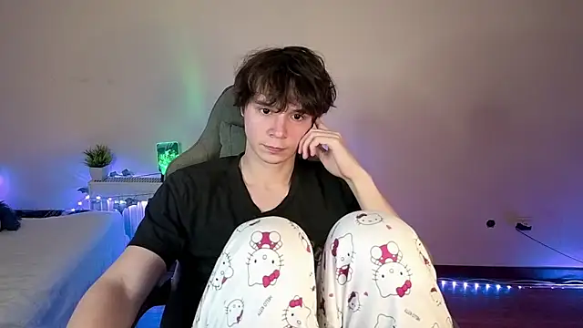 AnthonyCuutie webcam