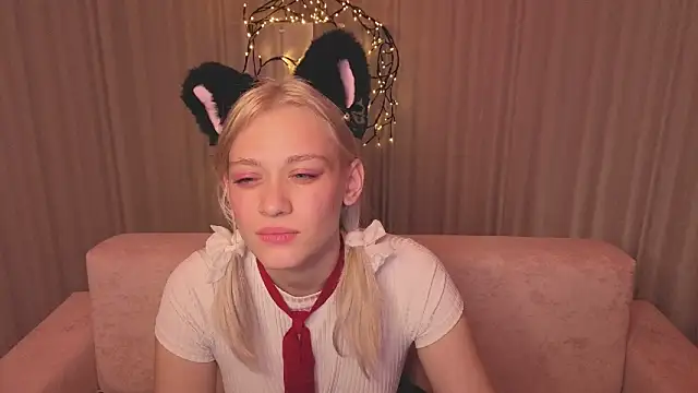 KaraLiin webcam
