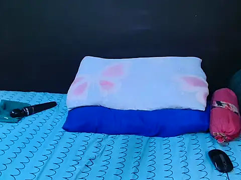 PEARLSEXY-1995 webcam