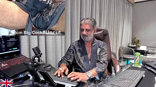 OnlineBossUK webcam