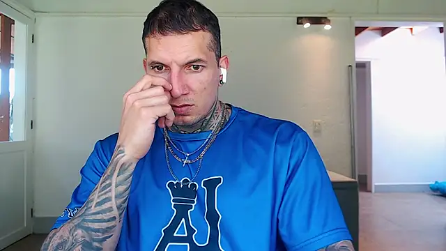 Shane_Clay webcam
