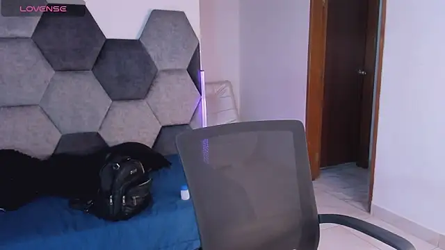 MikaelaStone webcam