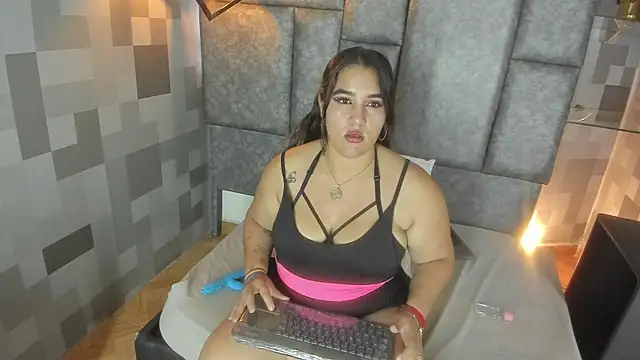 Ainoa_Ruiz webcam stripchat model stream image