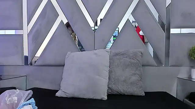 MonzerratBoyer webcam