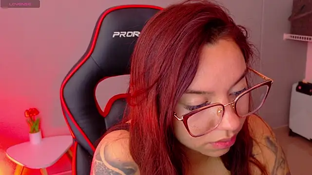 samantha_tattu webcam