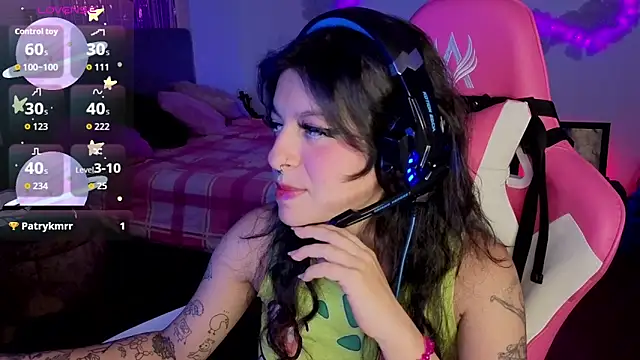 larah_uwu webcam