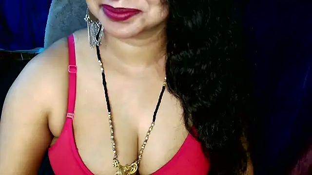 pyari1 (F milf) - spank selp boobs 1 minuts show