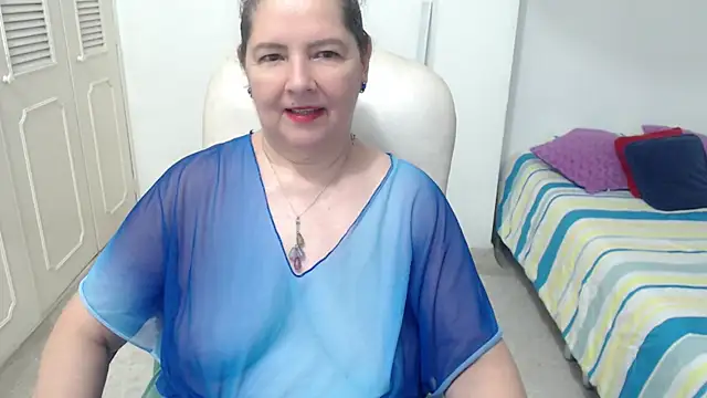 leonela_69 (F mature) - squirt