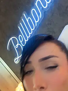 belllbonniie (T young) - PLAY ASS WITH BIG DILDO