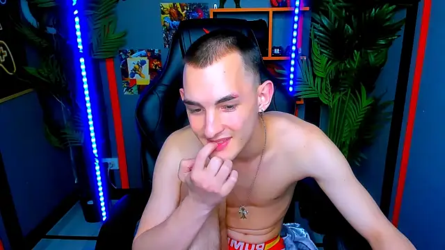 lucas_moran - Lucas_Moran's free webcam - UK Sex Cams
