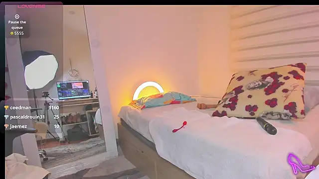 SharonVelvet webcam