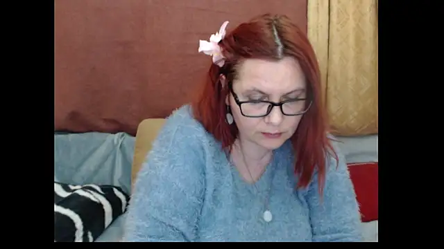 PlayfullMature webcam