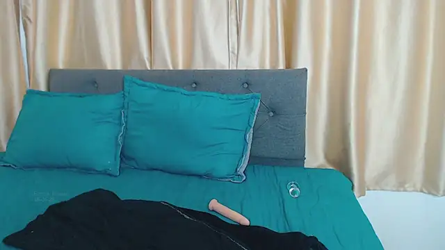 Emma_hassani webcam