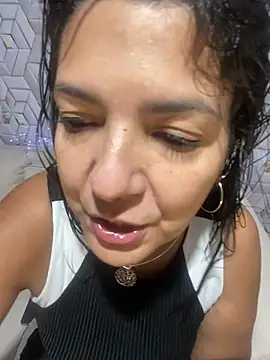 VelvetLunna live sex cam