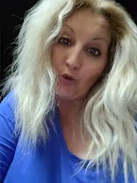 Divineblond webcam