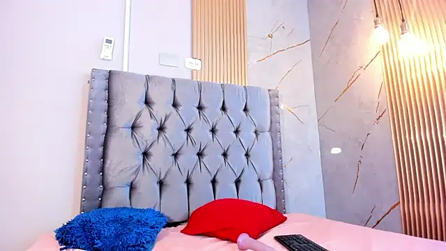 arianna_millers webcam